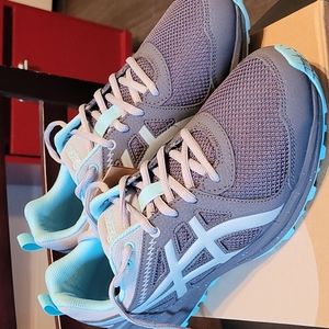 ASICS brand new athletic sneaker
